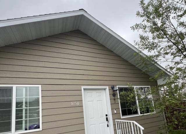 Property at 1652 Stella Ct, Cody, WY 82414, 3 beds, 2 baths