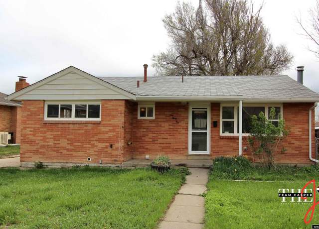 Property at 935 Illinois Ave, Casper, WY 82609, 4 beds, 2 baths