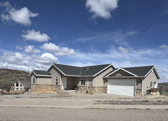Property at 103 Alecias Way, Evanston, WY 82930, 5 beds, 3 baths