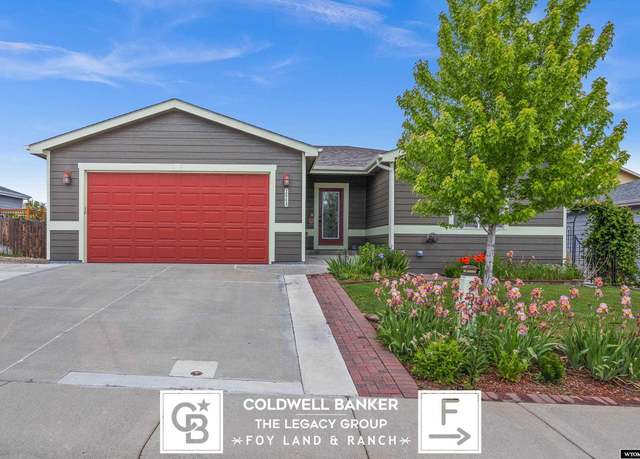 Property at 2640 Lynn Ln, Casper, WY 82609, 5 beds, 3 baths
