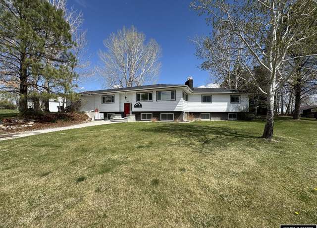 Property at 460 Ramshorn Dr, Riverton, WY 82501, 6 beds, 3.5 baths