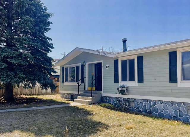 Property at 210 N 9th St, Douglas, WY 82633, 5 beds, 3 baths