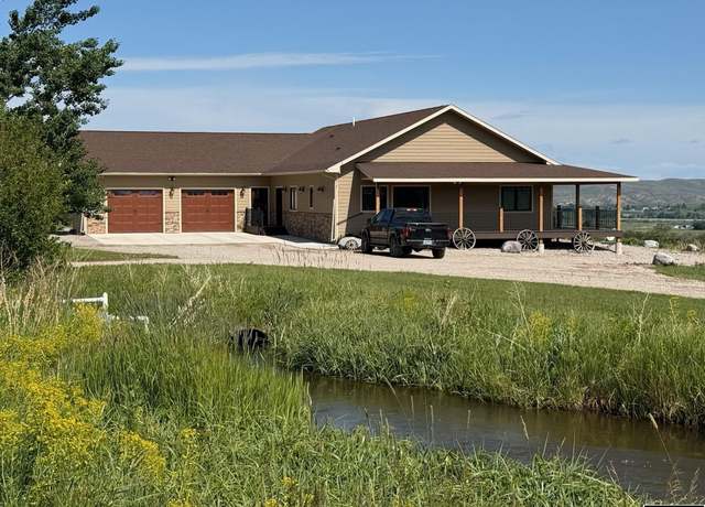 Property at 830 Longview Ln, Lander, WY, 3 beds, 2.5 baths