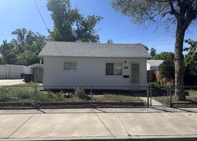 Property at 1220 11th St, Rock Springs, WY 82901, 2 beds, 1 bath
