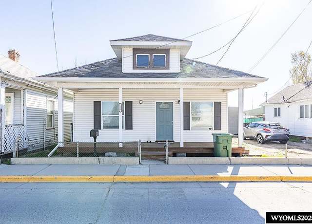 Property at 330 M St, Rock Springs, WY 82901, 3 beds, 1 bath