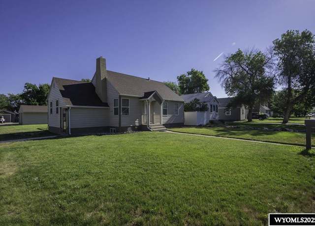 Property at 1201 Pulliam Ave, Worland, WY 82401, 3 beds, 1.75 baths