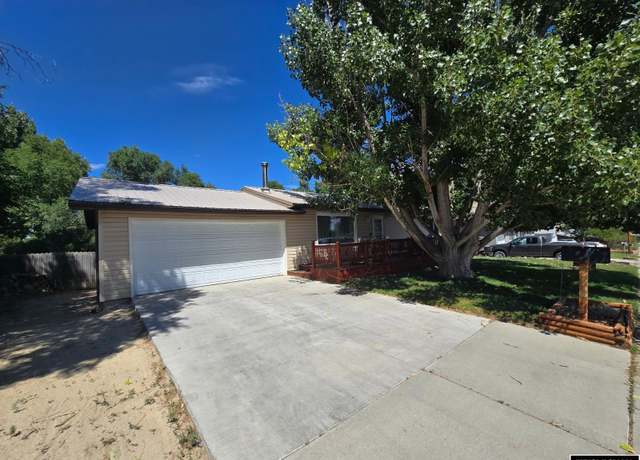 Property at 915 Kansas Street St, Green River, WY 82935, 4 beds, 3 baths