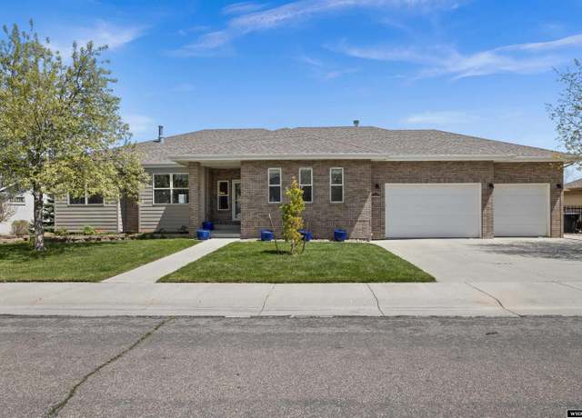 Property at 1439 Luker Dr, Casper, WY 82609, 5 beds, 3 baths