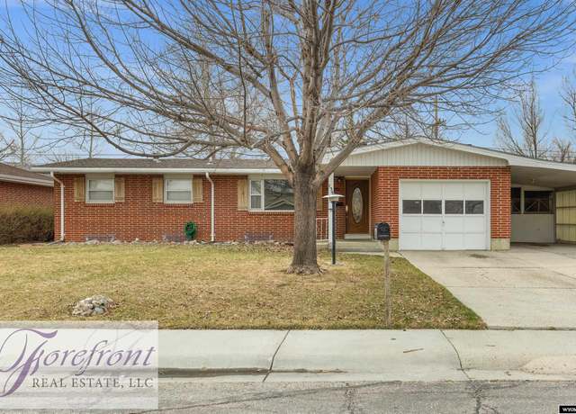 Property at 139 Marigold St, Casper, WY 82604, 5 beds, 2 baths