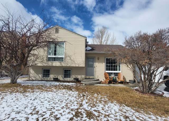 Property at 2318 Cutty Sark Blvd, Rawlins, WY 82301, 3 beds, 1.75 baths