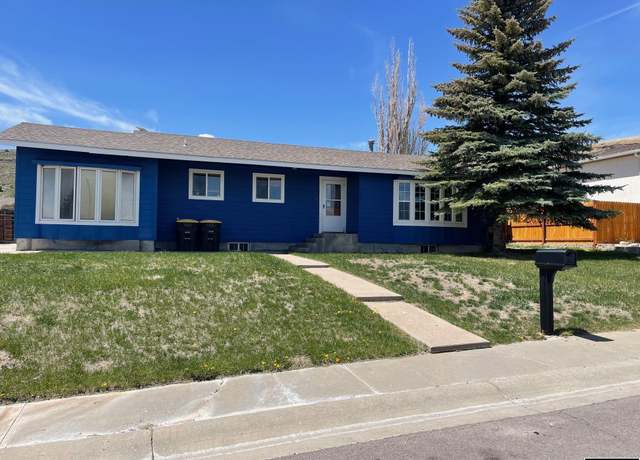 Property at 1612 Idaho St, Rawlins, WY 82301, 4 beds, 1.75 baths