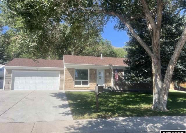 Property at 2235 Pennsylvania Blvd Blvd, Green River, WY 82935, 4 beds, 2 baths