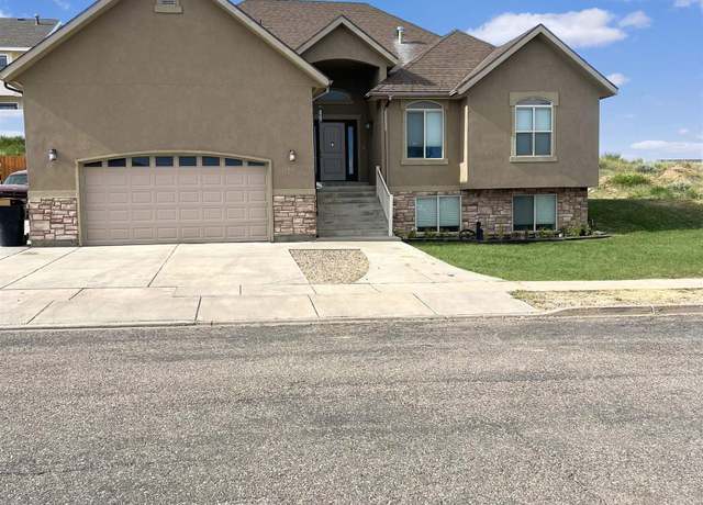 Property at 155 Highridge Point Pt, Evanston, WY 82930, 6 beds, 4 baths