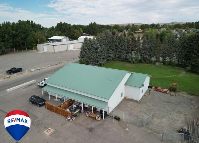 Property at 4850 Riverview Rd, Riverton, WY 82501, 7 beds, 4 baths