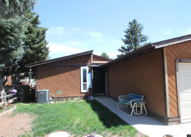 Property at 1929 Parker Ave, Sheridan, WY 82801, 2 beds, 2 baths