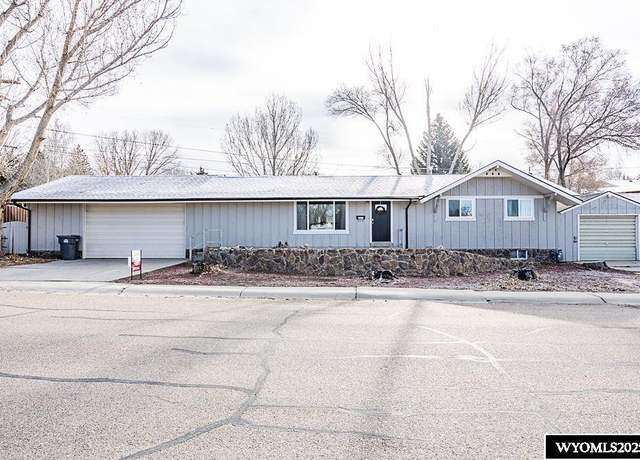 Property at 301 Fremont Ave, Rock Springs, WY 82901, 4 beds, 2.75 baths
