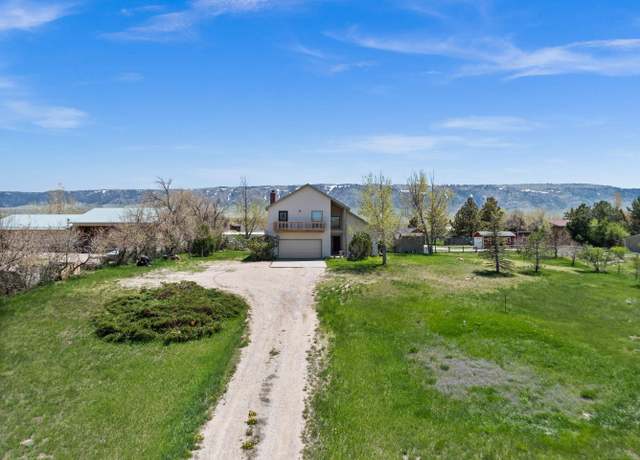 Property at 7161 W Riverside Dr, Casper, WY 82604, 3 beds, 2.5 baths
