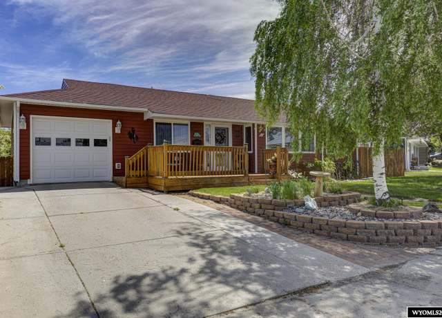 Property at 411 Trigood Dr, Casper, WY 82609, 3 beds, 1.75 baths