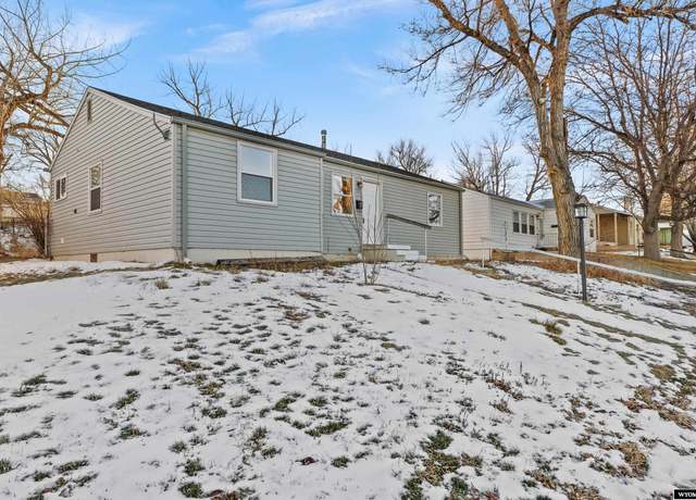 Property at 1335 S Laurel St, Casper, WY 82601, 3 beds, 1.75 baths