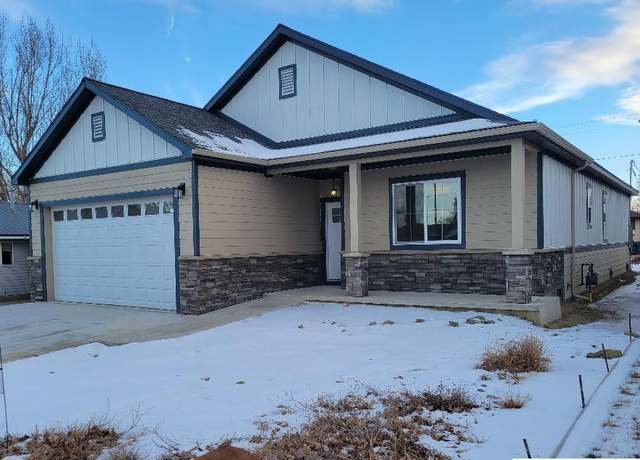 Property at 272 Park Ave, Lovell, WY 82431, 3 beds, 2 baths