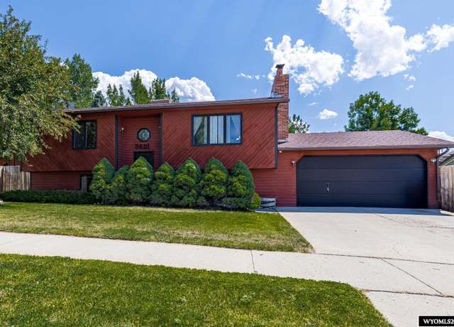 Property at 3821 Eagle Dr, Casper, WY 82604, 3 beds, 2 baths