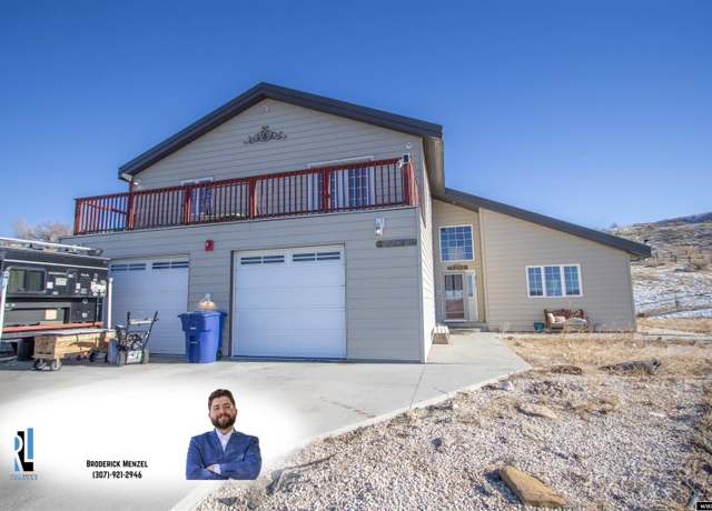 Property at 5265 Saddlestring Rd, Casper, WY 82604, 4 beds, 3 baths