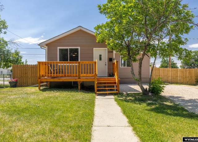 Property at 1152 S Chestnut St, Casper, WY 82601, 3 beds, 2.25 baths