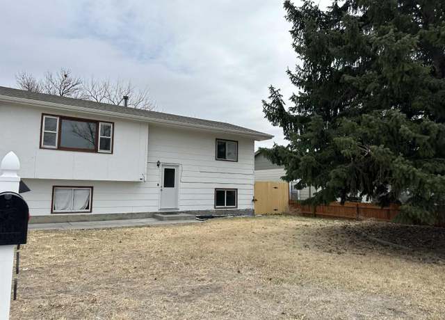 Property at 3649 Campbell Dr, Torrington, WY 82240, 3 beds, 2 baths