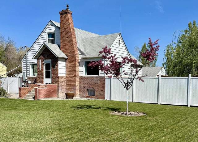 Property at 2109 Big Horn Ave, Worland, WY 82401, 5 beds, 2.25 baths