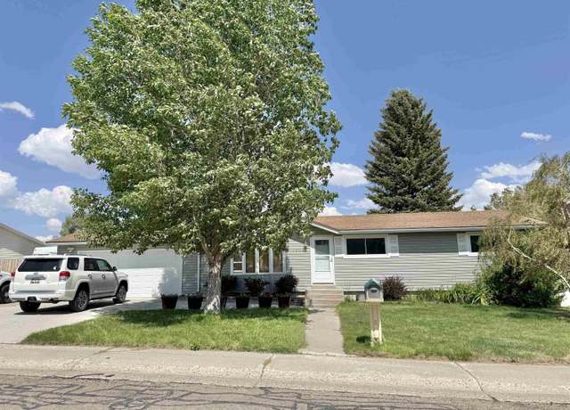 Property at 1324 6th West Ave, Kemmerer, WY 83101, 5 beds, 2 baths