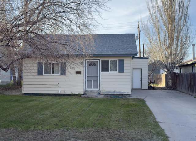 Property at 503 E Maple St, Rawlins, WY 82301, 3 beds, 1 bath