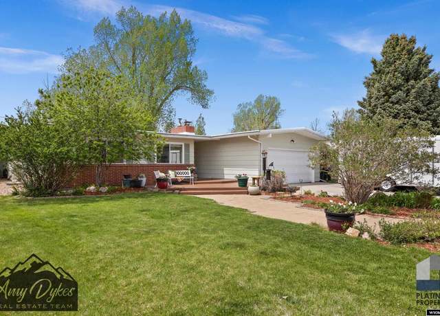 Property at 92 Marigold St, Casper, WY 82604, 4 beds, 3 baths