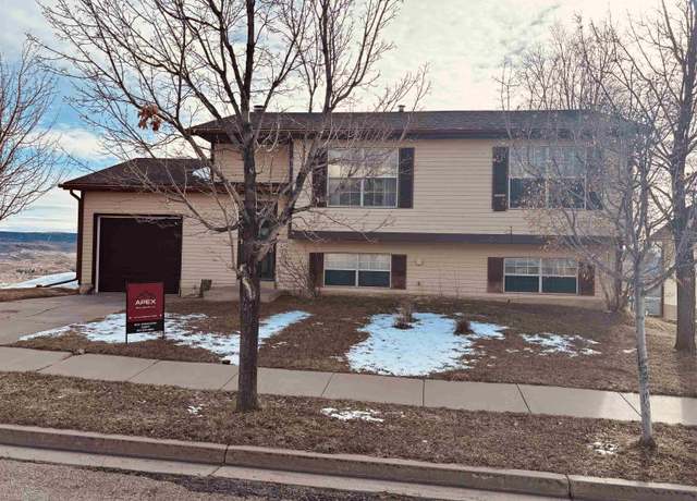 Property at 218 Vista Ridge Cir, Evanston, WY 82930, 3 beds, 1.75 baths