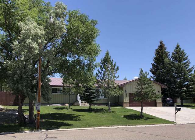 Property at 1009 Highland Way Way, Rock Springs, WY, 5 beds, 3.5 baths
