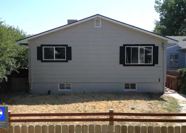 Property at 1215 S Jackson St, Casper, WY 82601, 3 beds, 3 baths