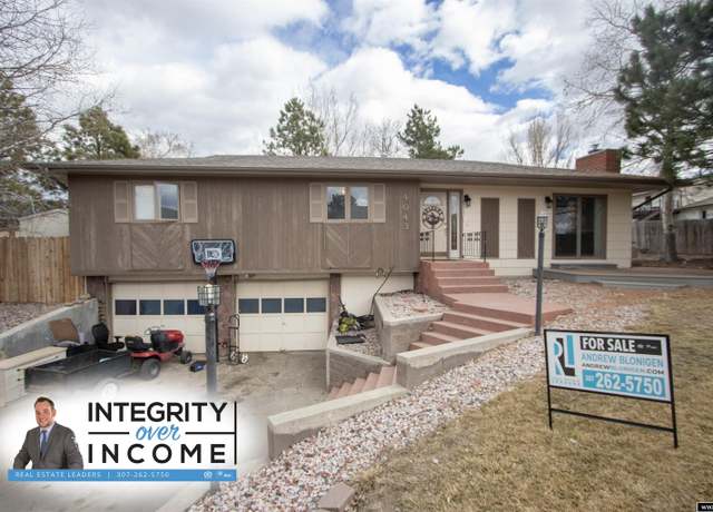 Property at 4043 Kent Ave, Casper, WY 82609, 3 beds, 2.5 baths