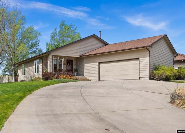 Property at 4223 E 12th St, Casper, WY 82609, 4 beds, 3.5 baths