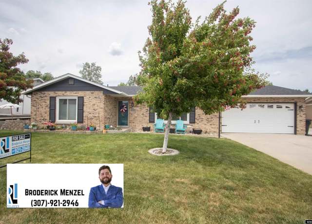 Property at 4430 Sunrise Dr, Casper, WY 82604, 3 beds, 2.75 baths