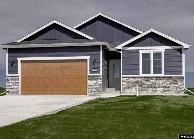 Property at 6540 Meadow Wind Way, Mills, WY 82604, 3 beds, 2 baths