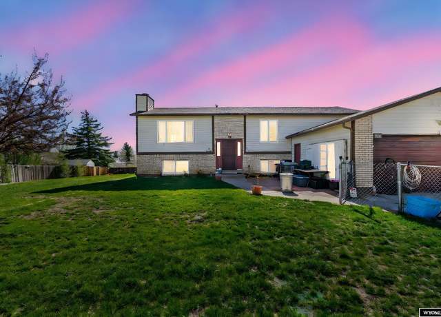 Property at 104 Canyon Hollow Drive Dr, Evanston, WY 82930, 5 beds, 3 baths
