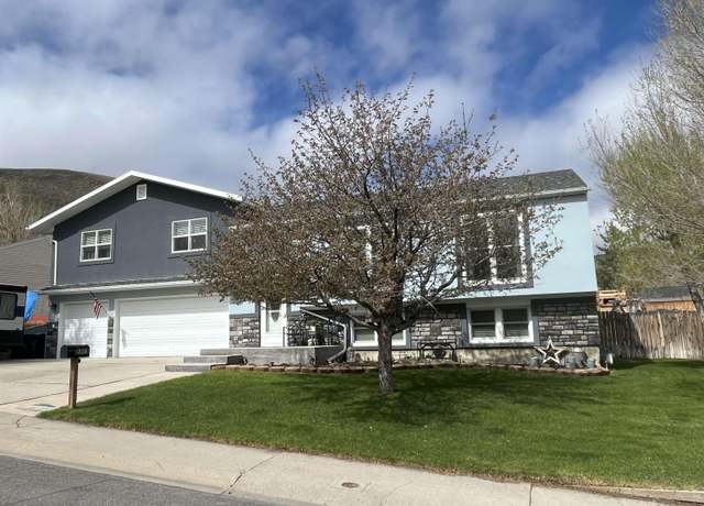Property at 2715 Colorado Dr, Green River, WY 82935, 4 beds, 2 baths