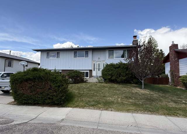 Property at 640 S Forest Dr, Casper, WY 82609, 4 beds, 1.75 baths