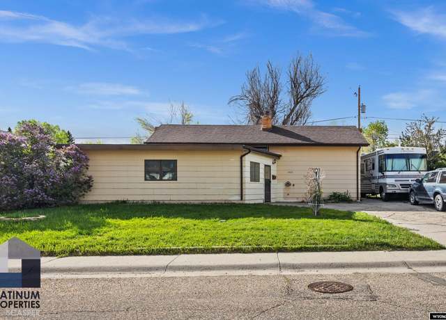 Property at 1855 Glendale, Casper, WY 82609, 3 beds, 2 baths