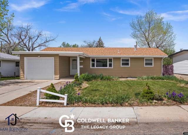 Property at 152 Honeysuckle St, Casper, WY 82604, 6 beds, 1.5 baths