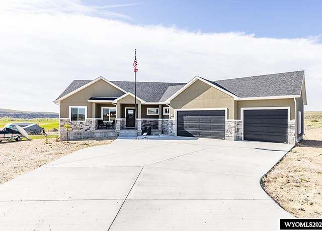 Property at 21 Branding Iron Dr, Green River, WY 82935, 5 beds, 3.5 baths