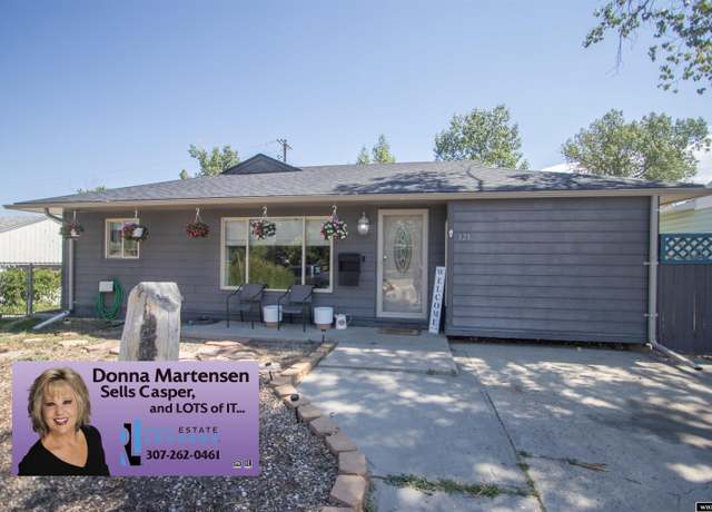 Property at 121 S Colorado Ave, Casper, WY 82609, 3 beds, 1 bath