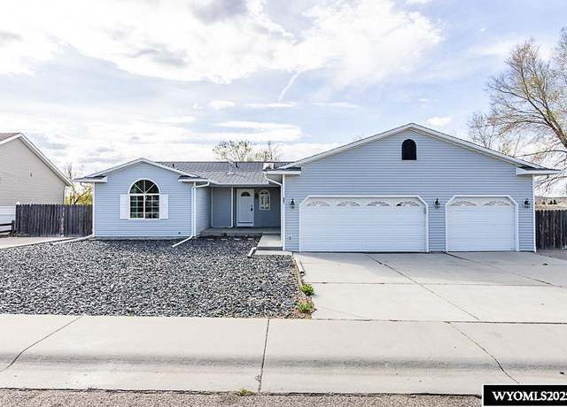 Property at 201 Bluebonnet Cir, Rock Springs, WY 82901, 4 beds, 3 baths