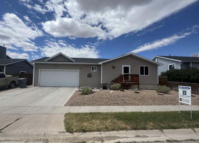 Property at 225 Tomahawk Dr, Evanston, WY 82930, 5 beds, 2 baths