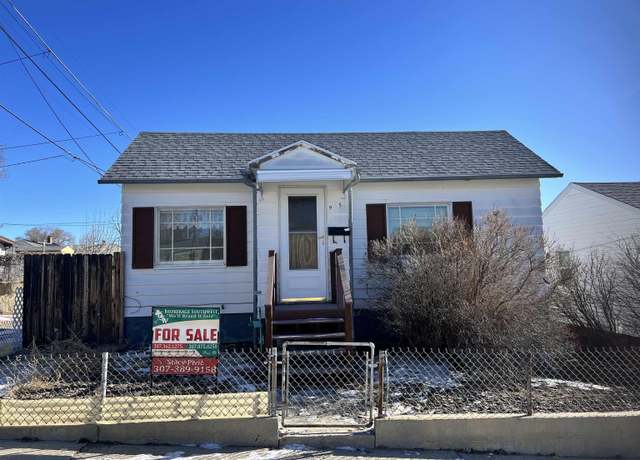 Property at 925 Jefferson Ave, Rock Springs, WY 82901, 3 beds, 1.75 baths