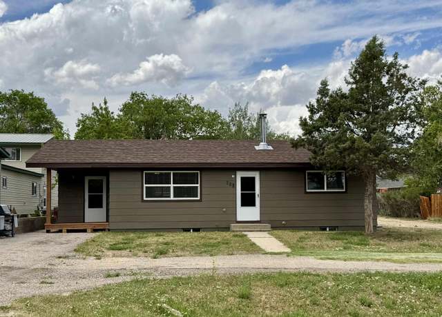 Property at 308 N 7th St, Saratoga, WY 82331, 4 beds, 1.5 baths